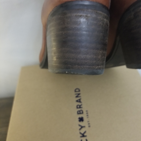 Lucky Brand Leather Magine 8 Rye Stacked Heel - Picture 6 of 7